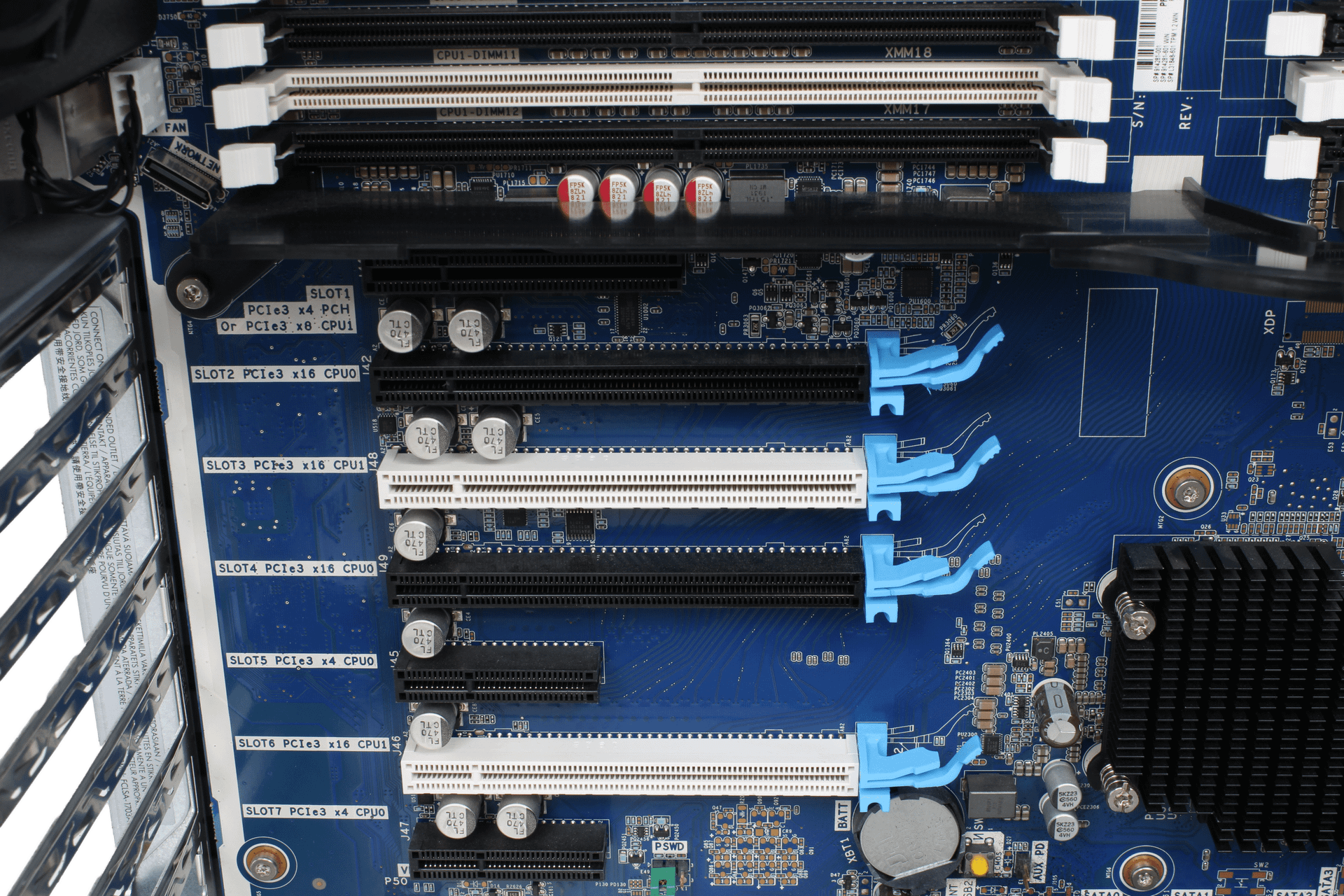 HP Z8 G4 Workstation Barebone - 2x FCLGA3647 24x DDR4 Slots PCIe Slots 1450W PSU | 10123 — PCIe slot (image 9 of 12)