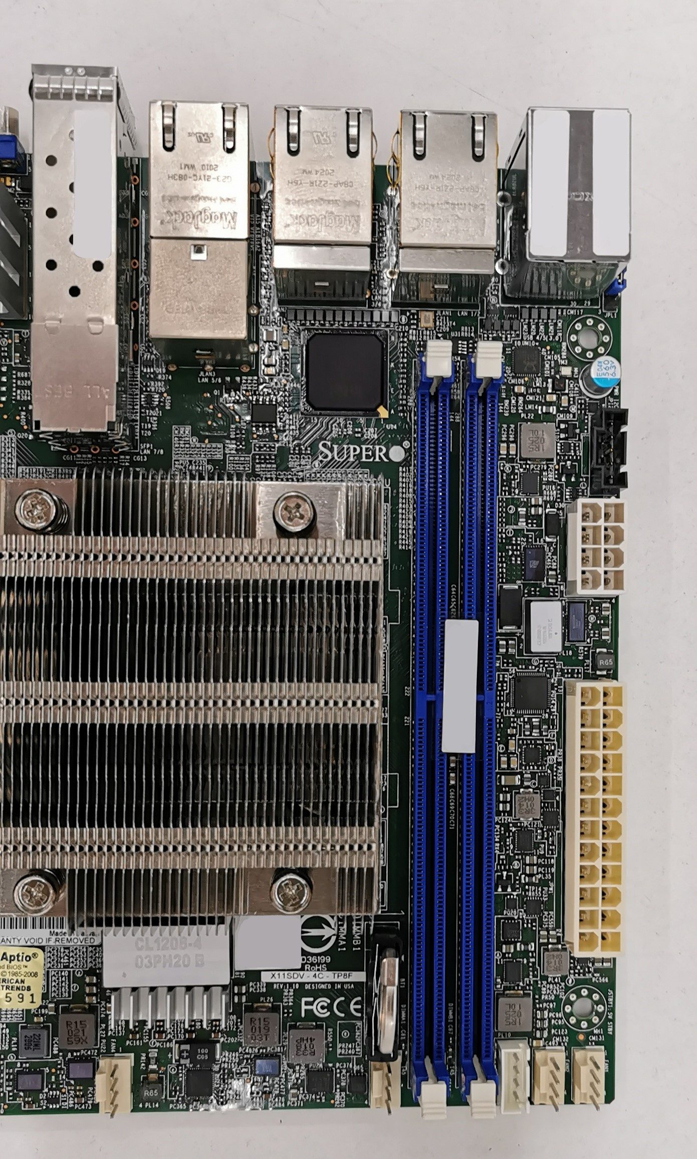 Supermicro X11SDV-4C-TP8F + Xeon D-2123IT (8x2,2GHz) Flex ATX Mainboard BGA-2518 | 388 (Bild 3 von 7)